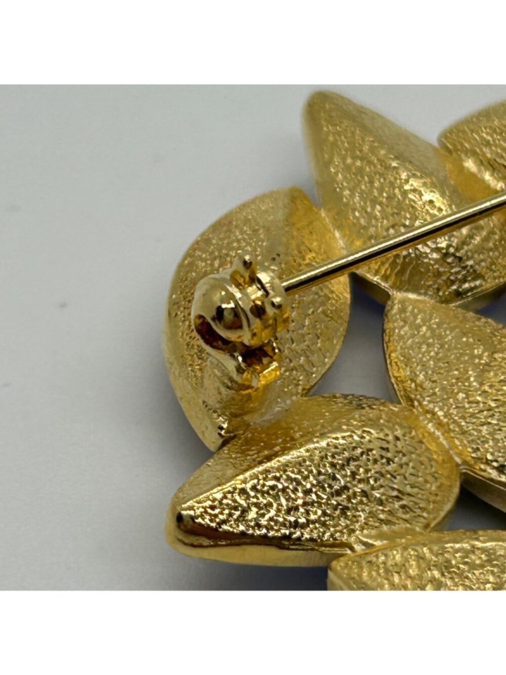 Vintage Gold Tone Multi-Color Brooch Pin Jewel Colored Rhinestone Statement 1990 - Picture 7 of 12